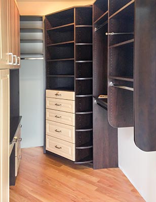 Automated wardrobe organizer with tactile closet finishes